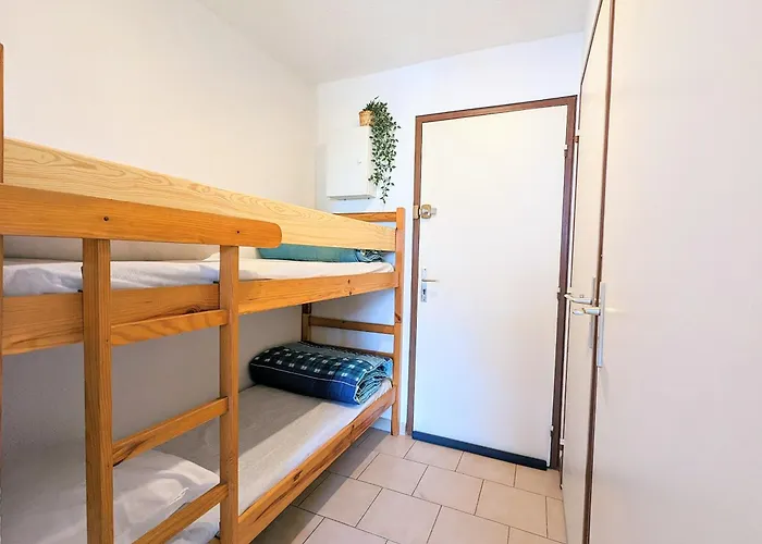 Au Calme + Parking آجد